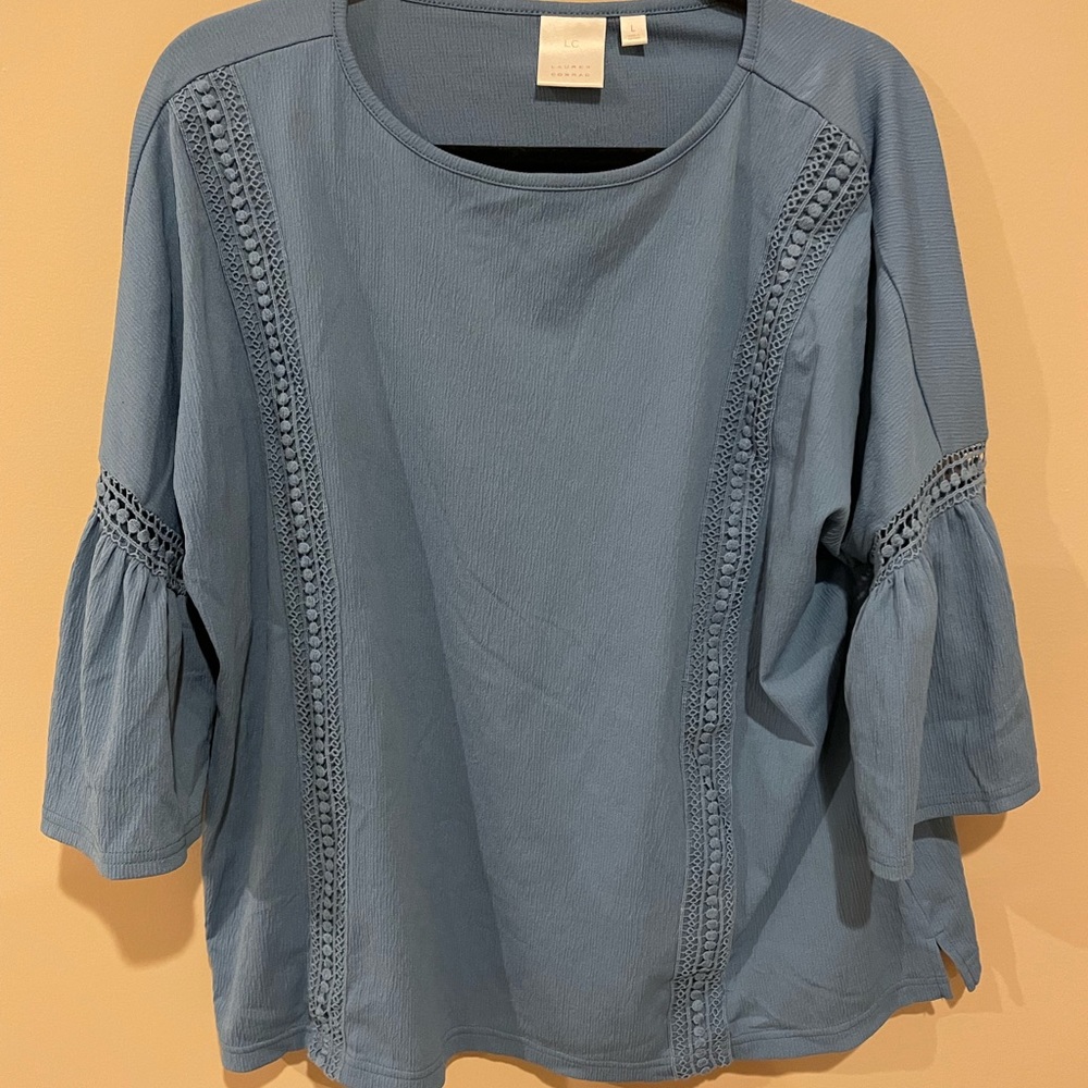Lauren Conrad 3/4 flutter sleeve size L women’s blouse